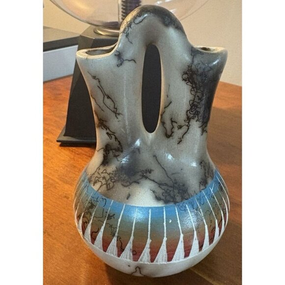 Hand Etched Horse Hair Navajo Wedding Vase 5 1/2" High Signed Sam - Picture 5 of 5